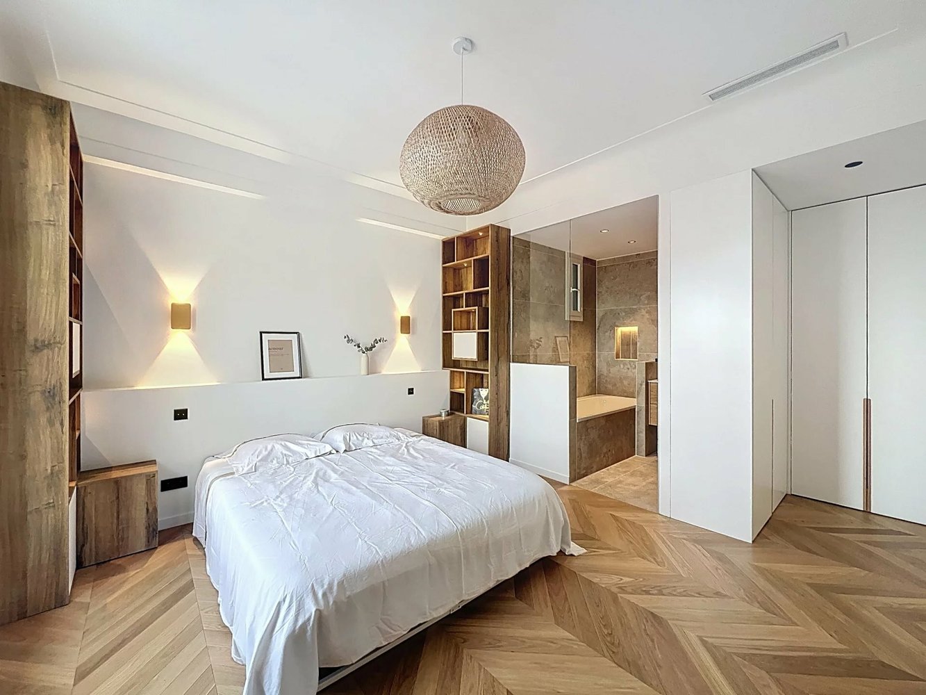 Property photo in Carre d'Or