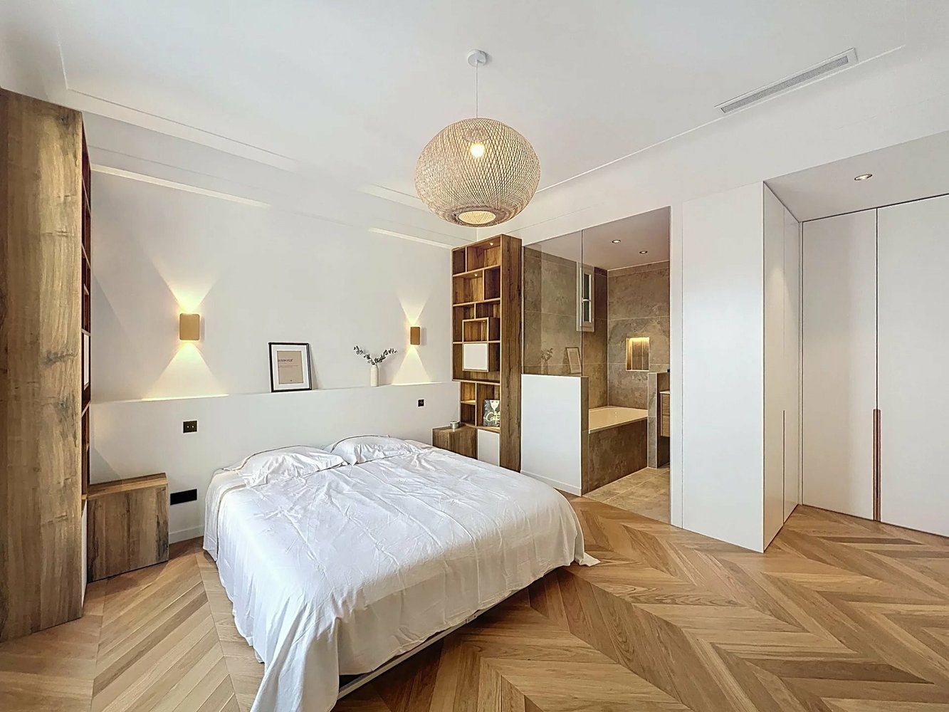 Property photo in Carre d'Or