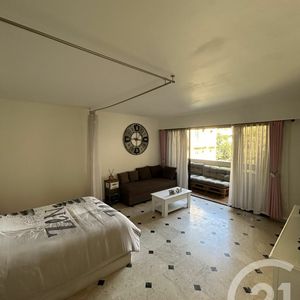 Property in Carre d'Or