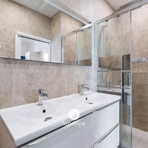 Property in Carre d'Or