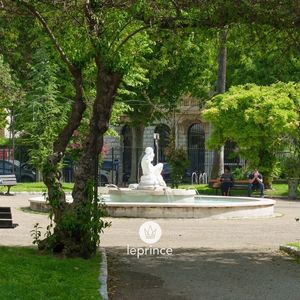 Property in Carre d'Or