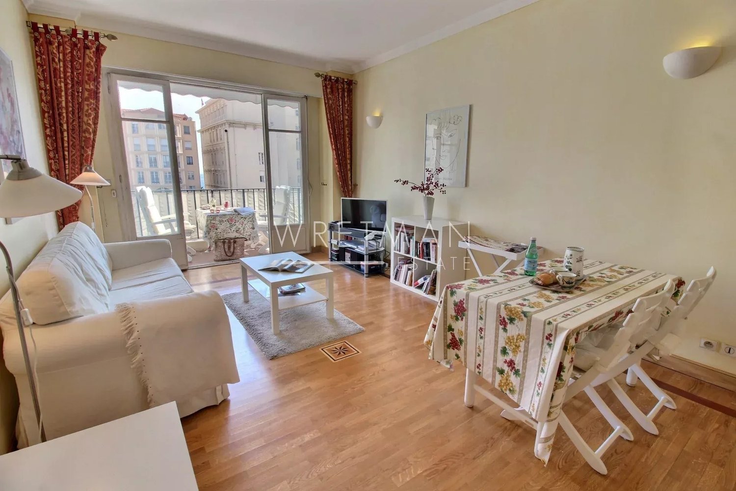 Property photo in Carre d'Or