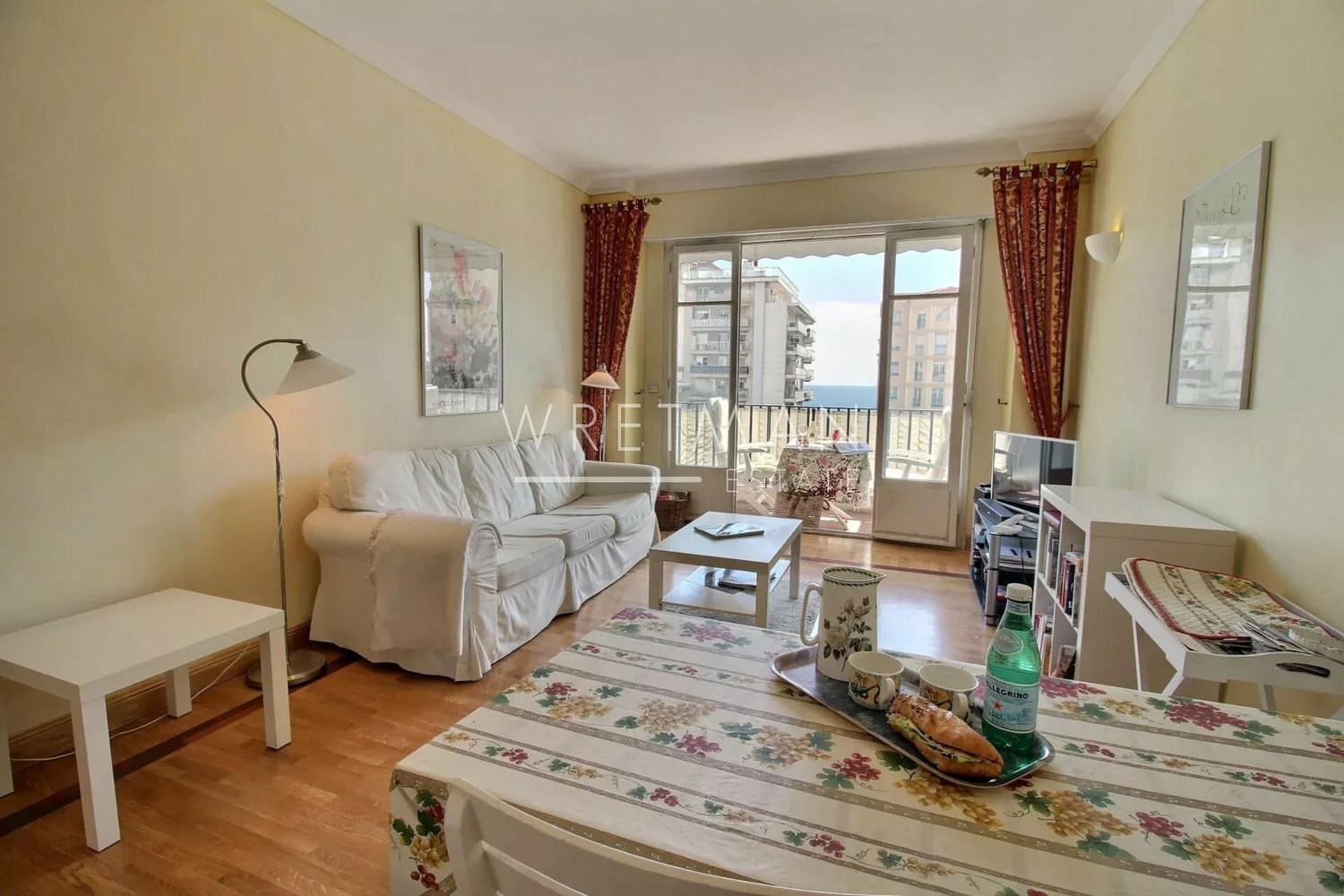 Property photo in Carre d'Or
