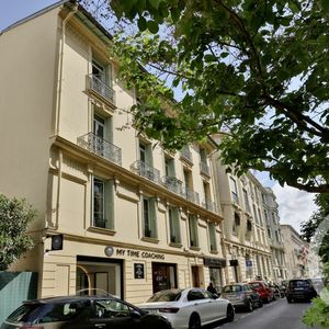 Property in Carre d'Or