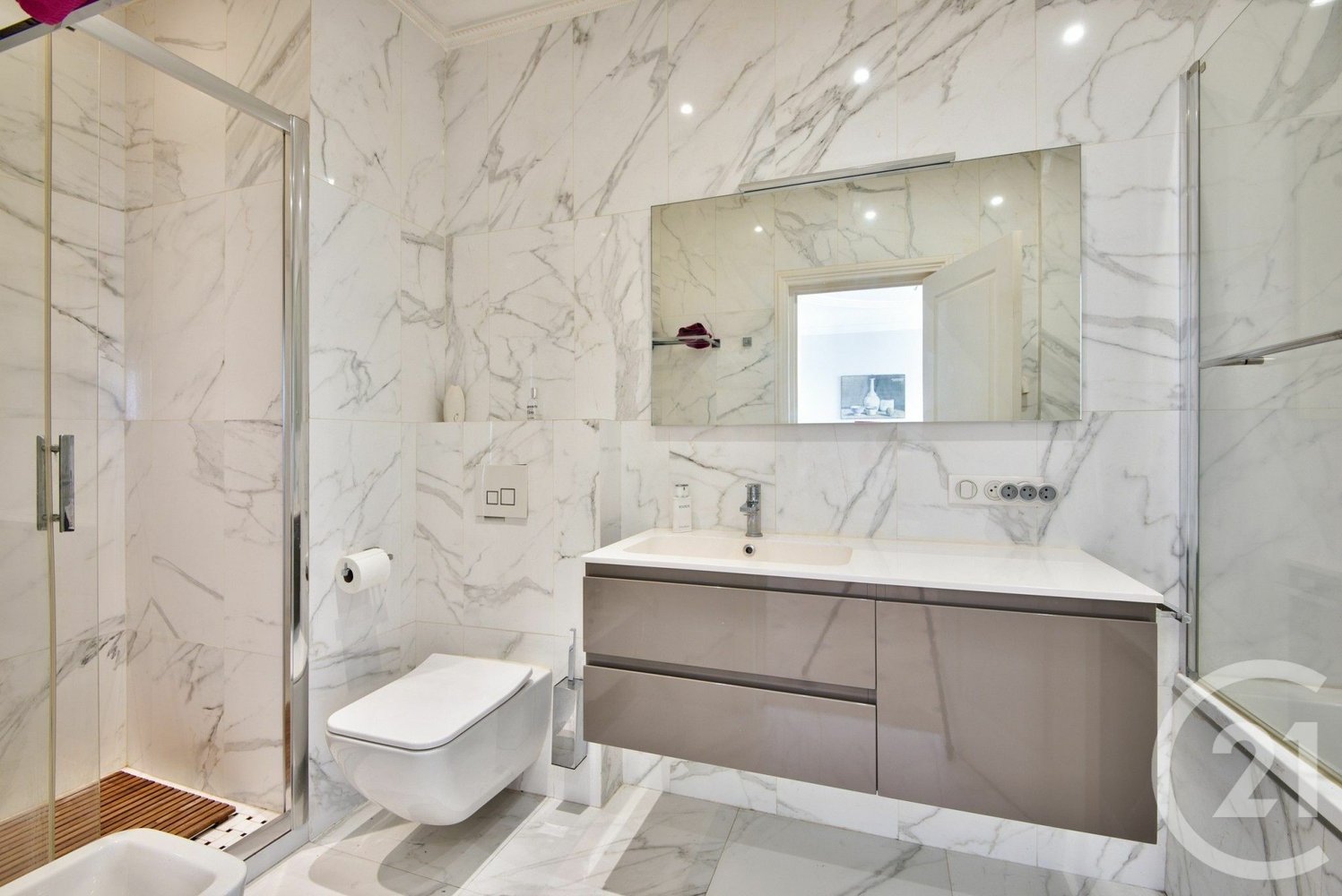 Property photo in Carre d'Or