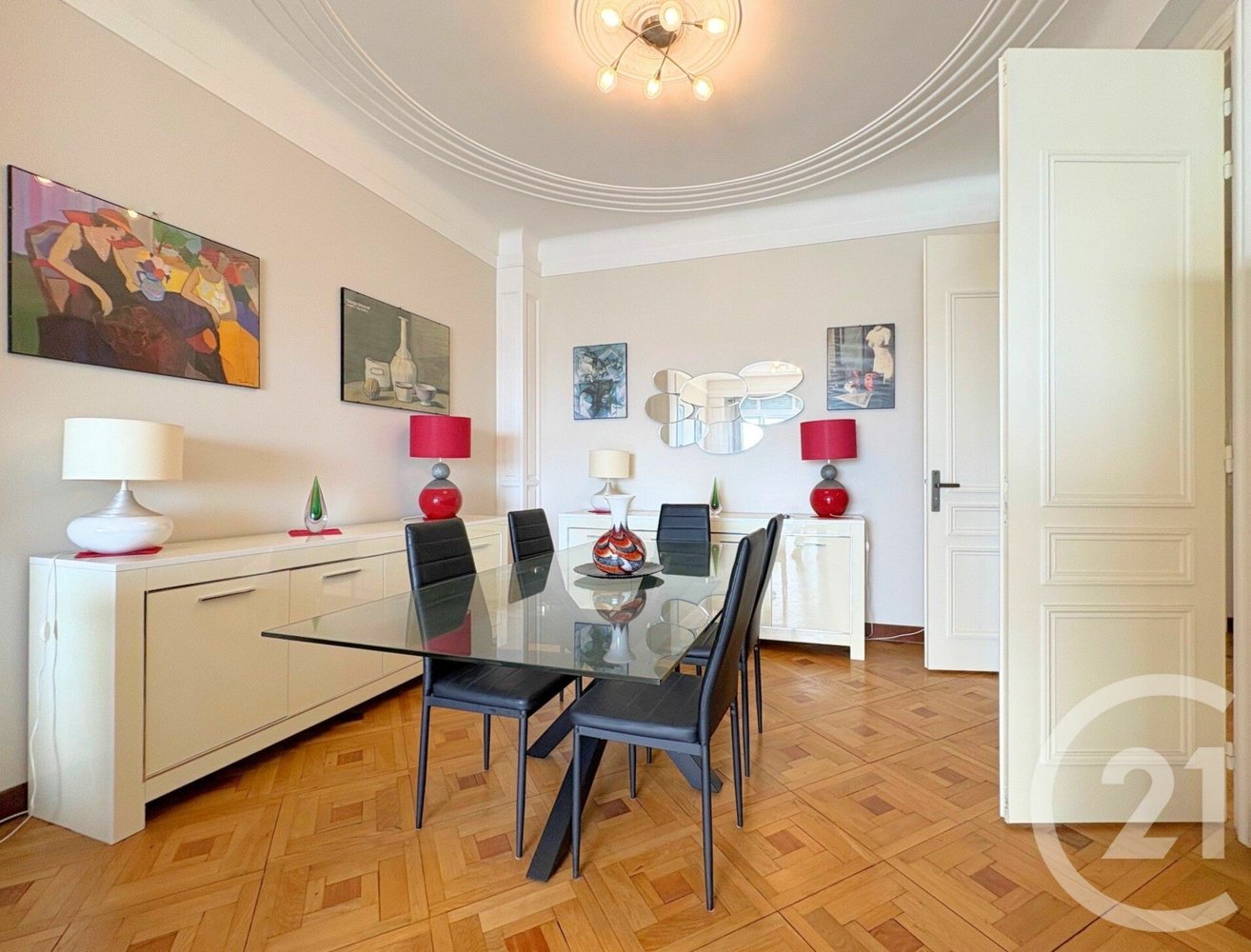 Property photo in Carre d'Or