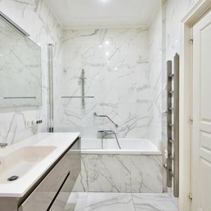 Property in Carre d'Or