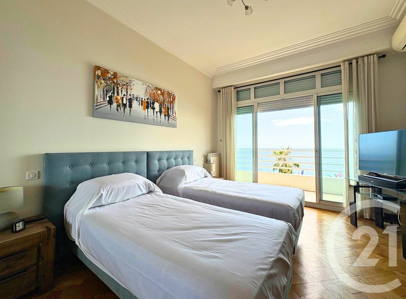 Property photo in Carre d'Or