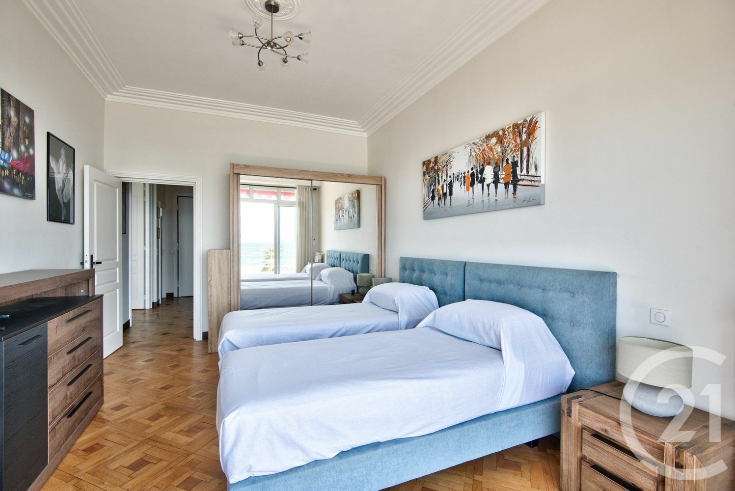 Property photo in Carre d'Or