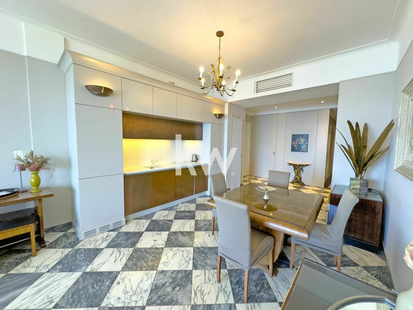 Property photo in Carre d'Or