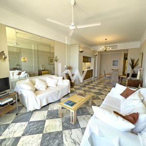 Property in Carre d'Or