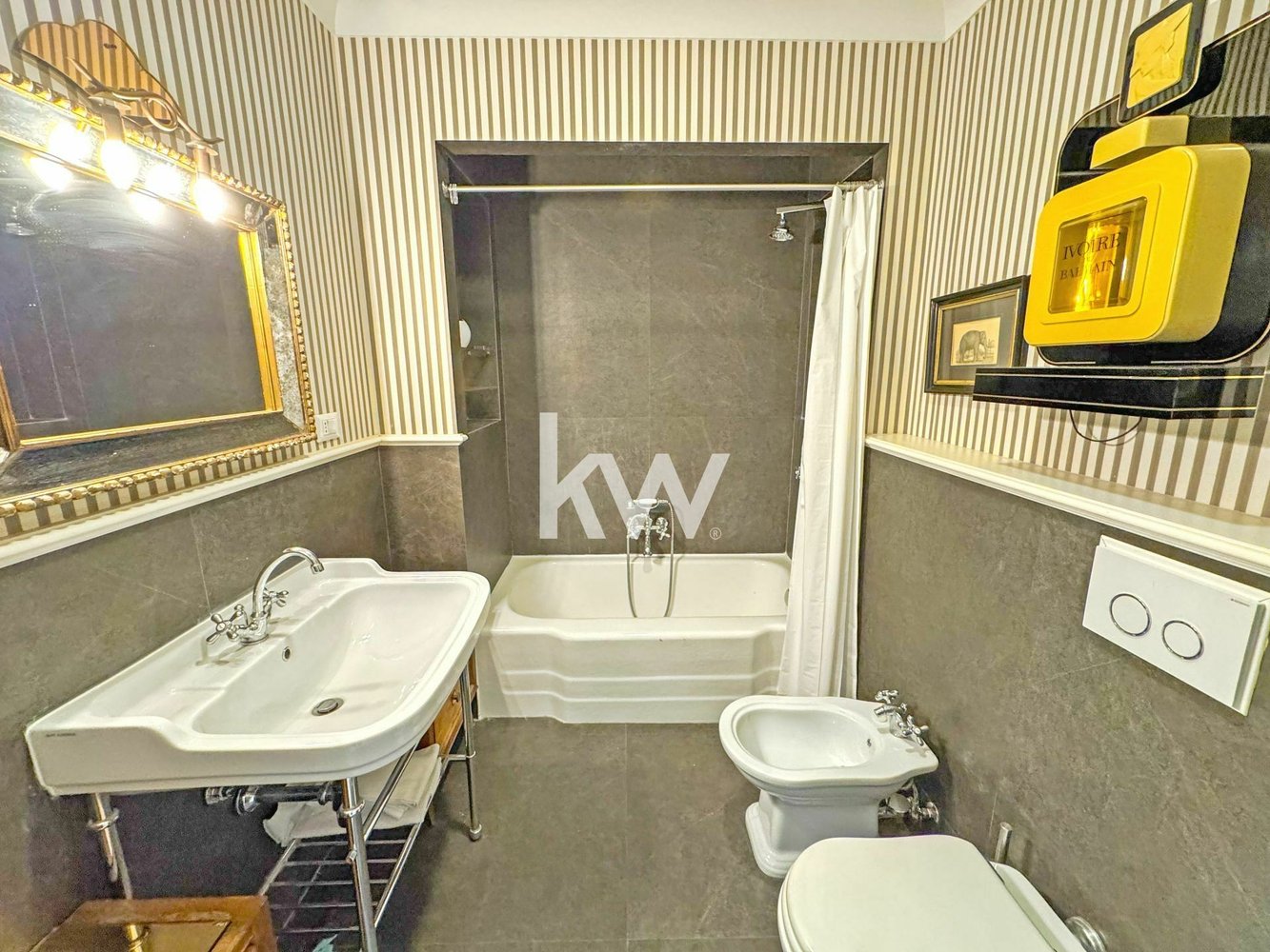 Property photo in Carre d'Or