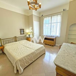 Property in Carre d'Or