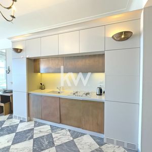 Property in Carre d'Or