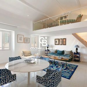 Property in Carre d'Or