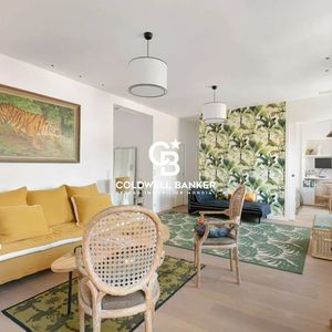 Property in Carre d'Or