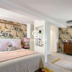 Property in Carre d'Or