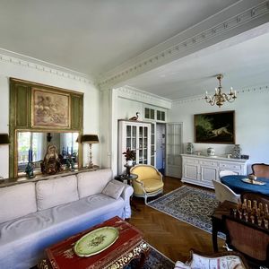 Property in Carre d'Or