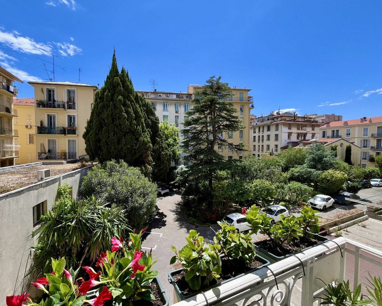 Property photo in Carre d'Or