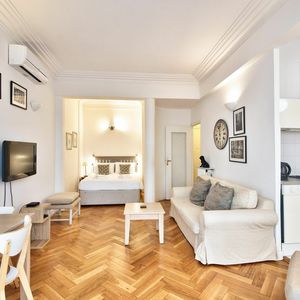 Property in Carre d'Or