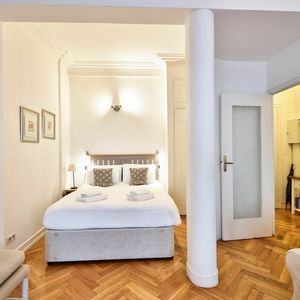 Property in Carre d'Or