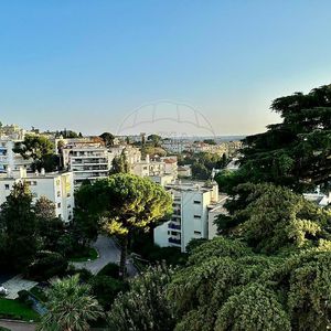 Property in Carre d'Or