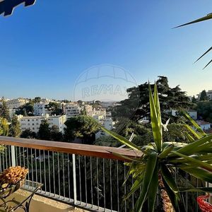 Property in Carre d'Or