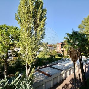 Property in Carre d'Or