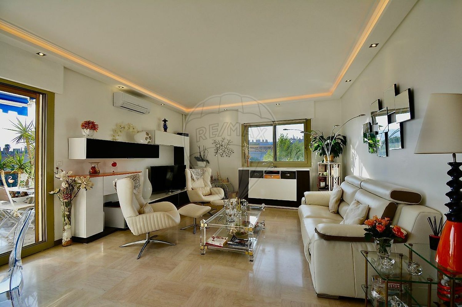 Property photo in Carre d'Or