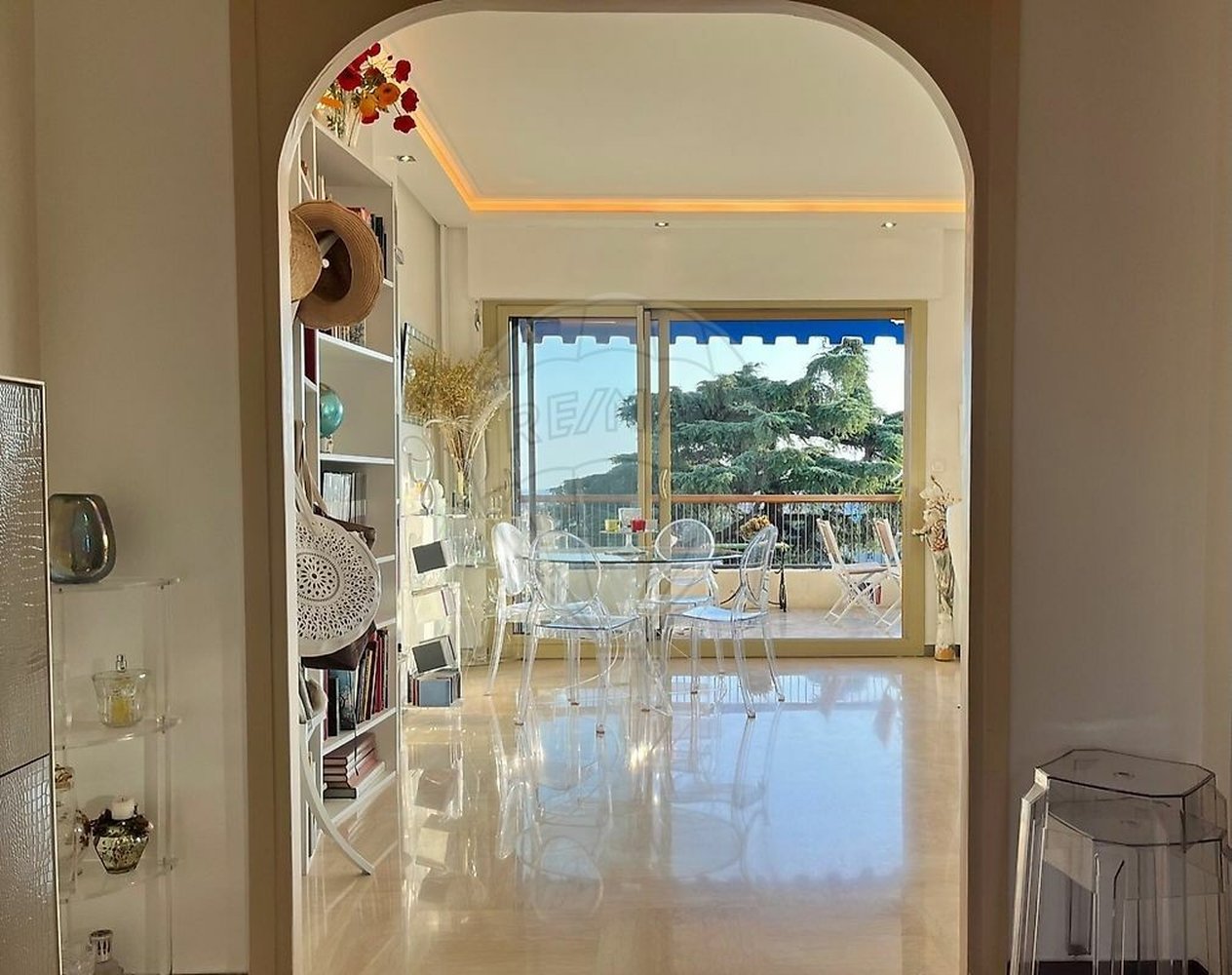 Property photo in Carre d'Or