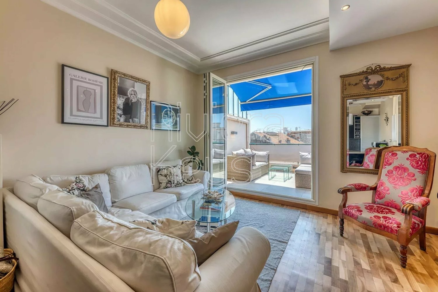 Property photo in Carre d'Or