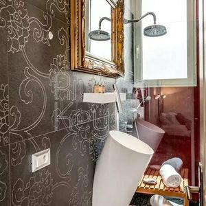 Property in Carre d'Or