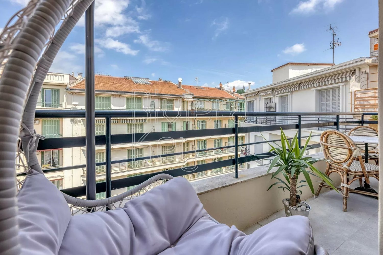 Property photo in Carre d'Or