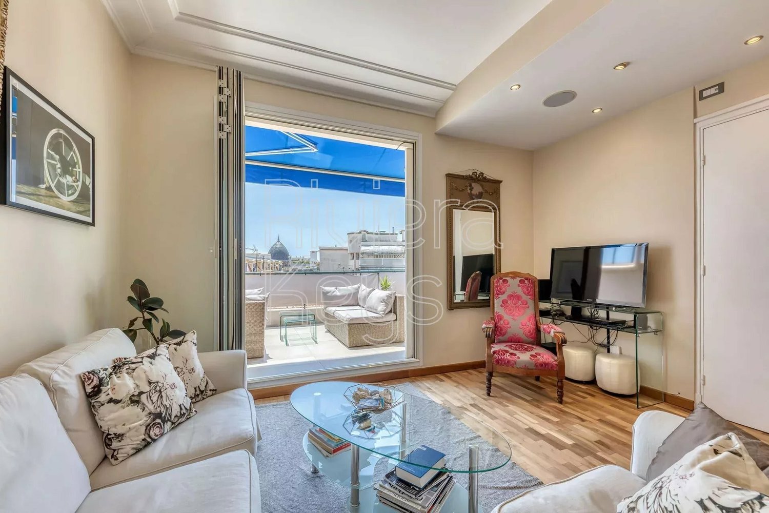 Property photo in Carre d'Or