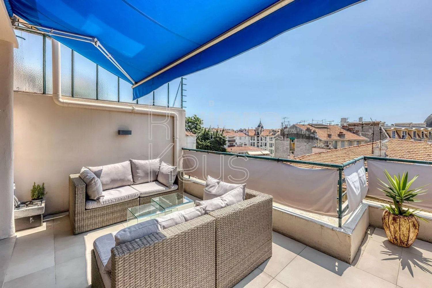 Property photo in Carre d'Or