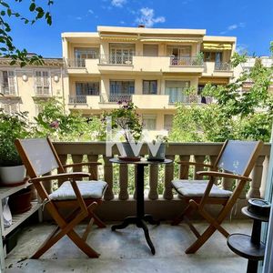 Property in Carre d'Or