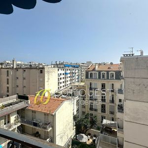 Property in Carre d'Or