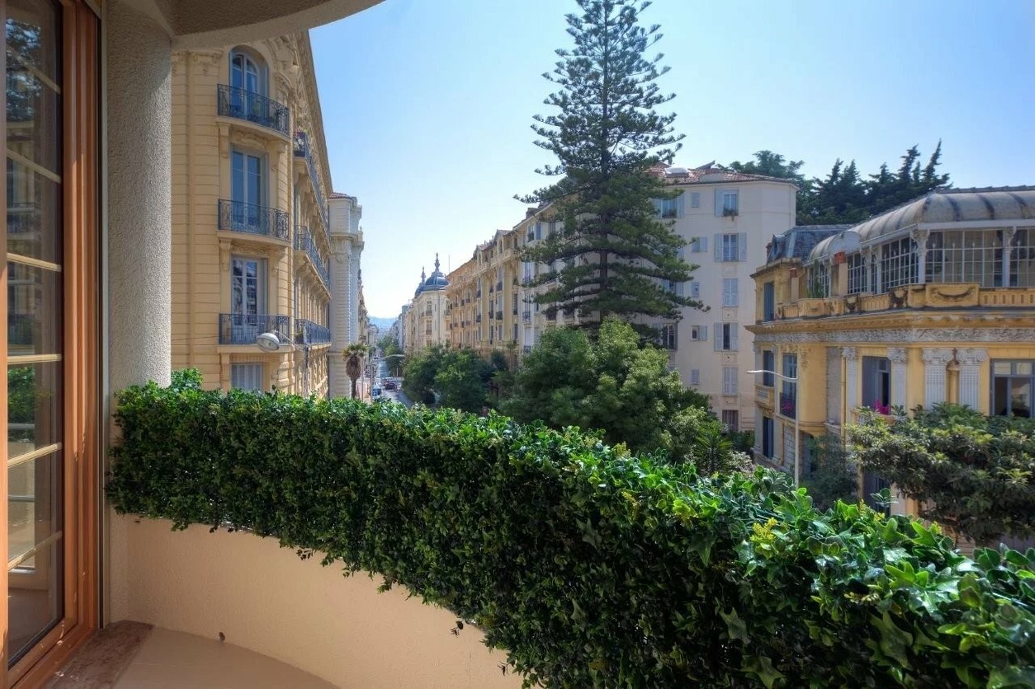 Property photo in Carre d'Or