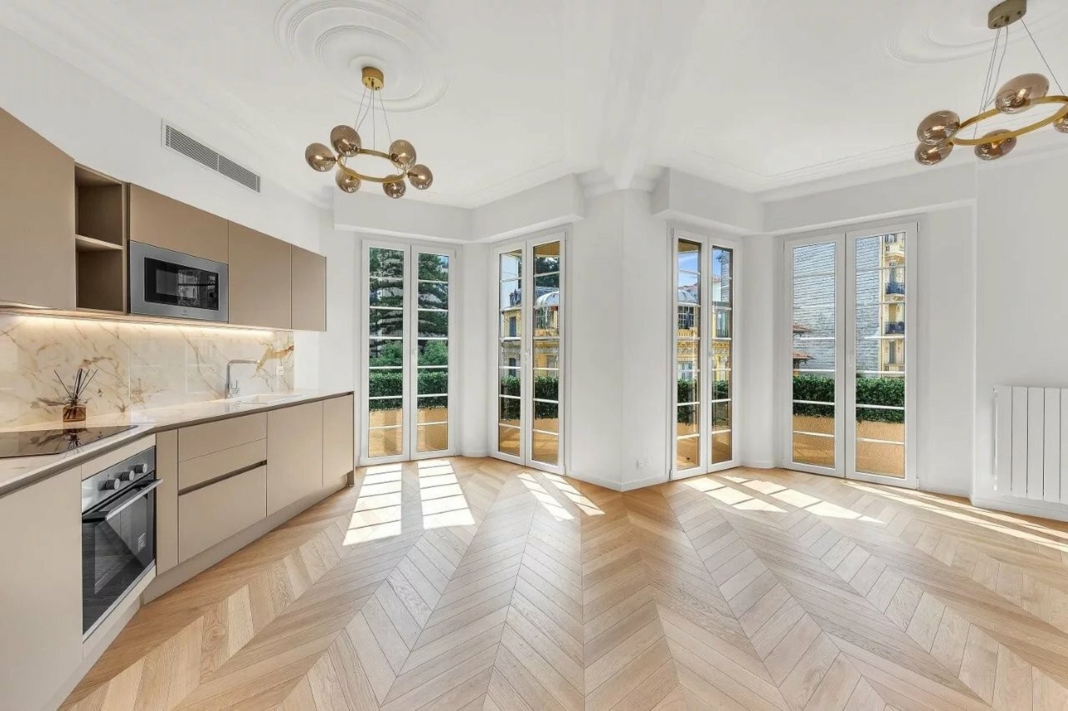 Property photo in Carre d'Or