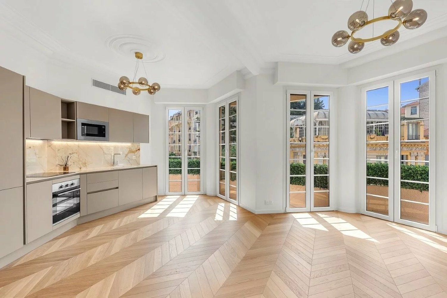 Property photo in Carre d'Or