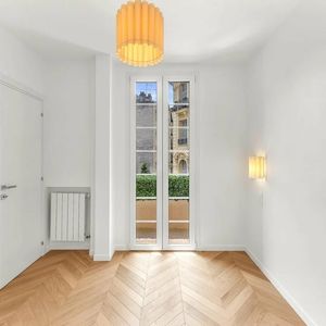 Property in Carre d'Or