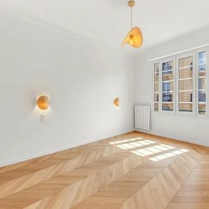 Property in Carre d'Or