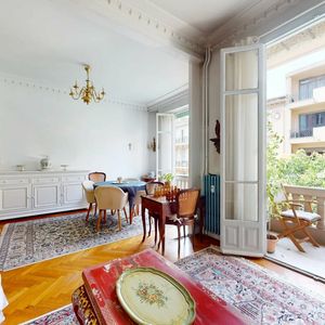 Property in Carre d'Or
