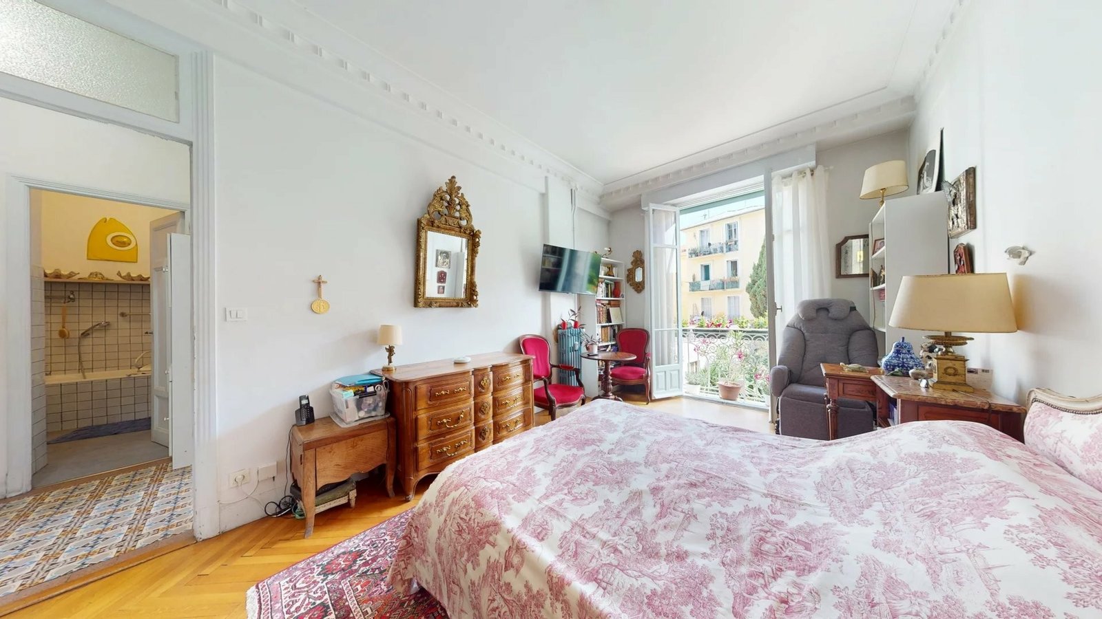 Property photo in Carre d'Or