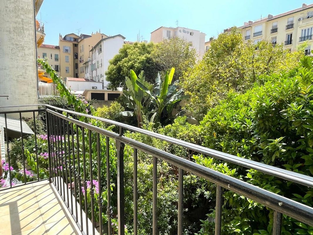 Property photo in Carre d'Or