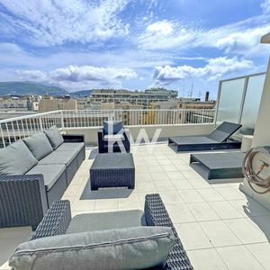 Property in Carre d'Or