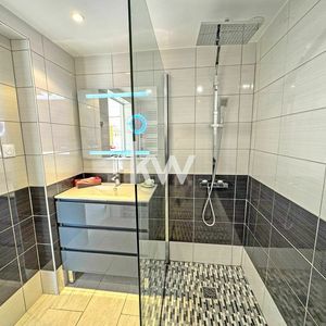 Property in Carre d'Or