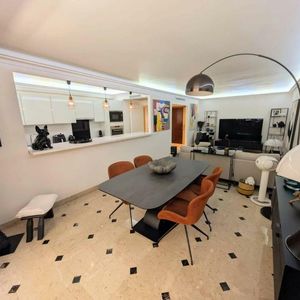 Property in Carre d'Or