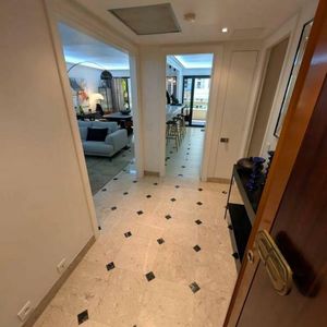 Property in Carre d'Or