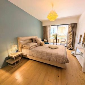 Property in Carre d'Or